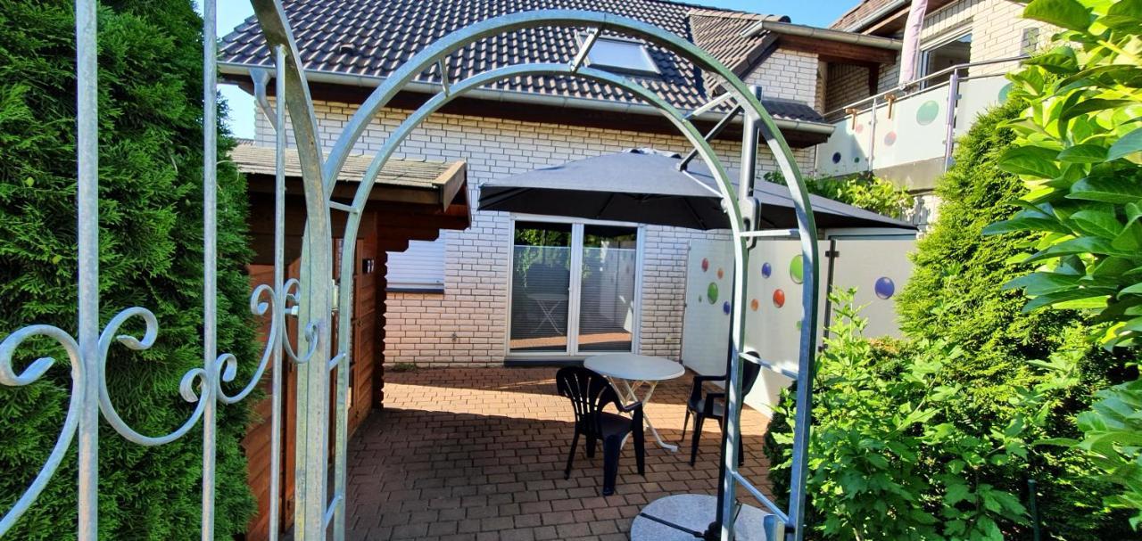 Apartment Akazie Mit Terrasse